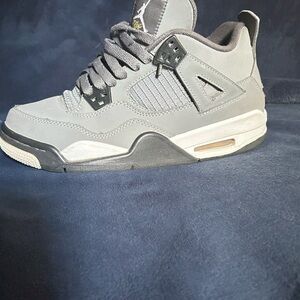 Jordan 4’s cool grey’s size 5